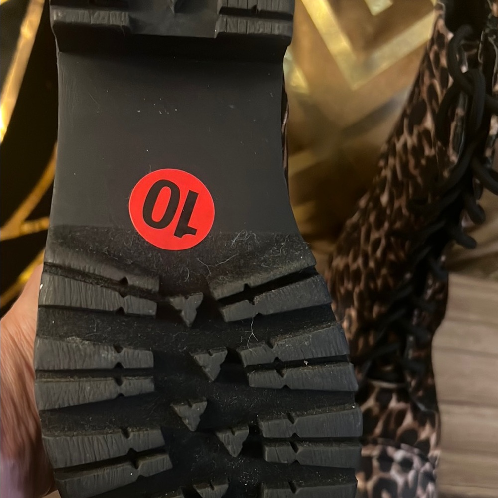 Leopard Print Lace-Up Boots - Picture 2 of 6